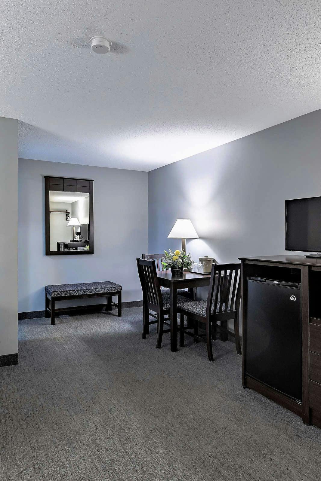 Hotel Mt. Madison Inn & Suites photo 5