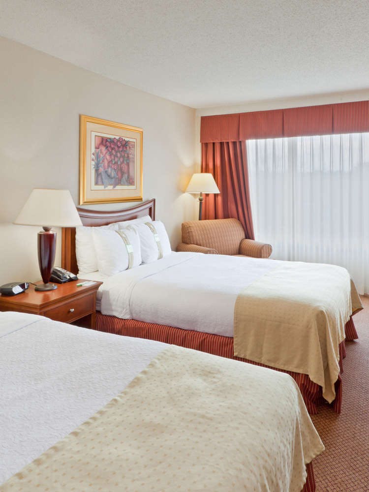 Hotel Holiday Inn Fort Washington photo 1