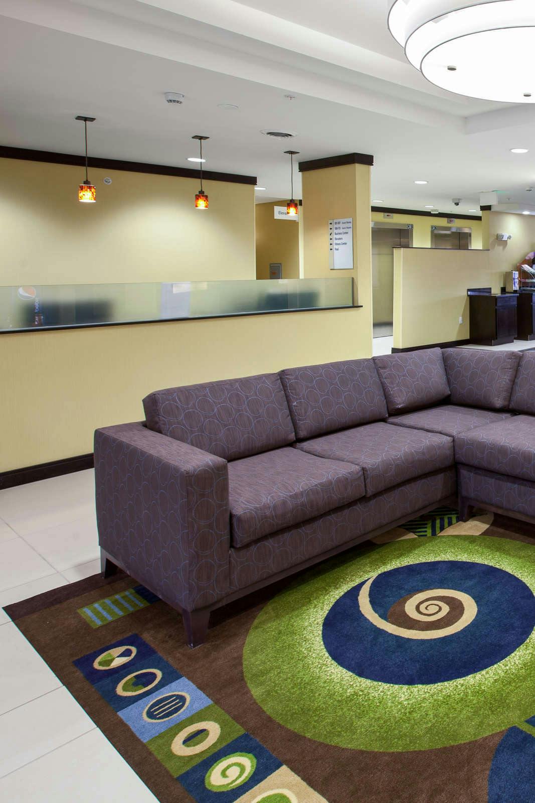 Hotel Holiday Inn Express Hotel & Suites North Troy photo 3