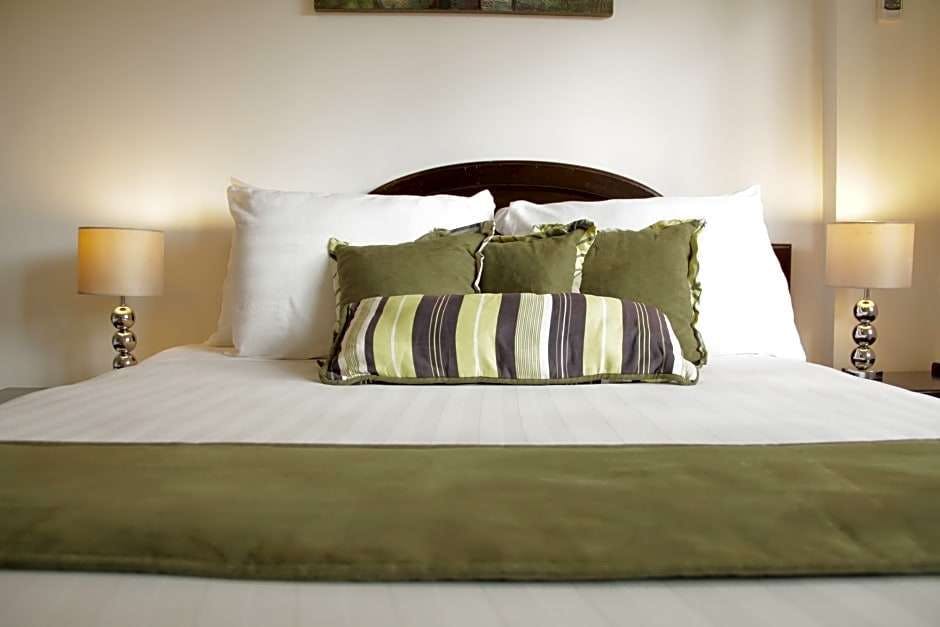 Hotel Albrook Inn photo 3