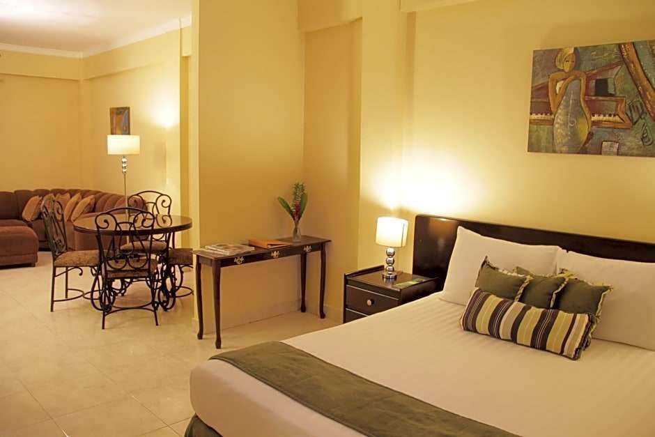 Hotel Albrook Inn photo 4