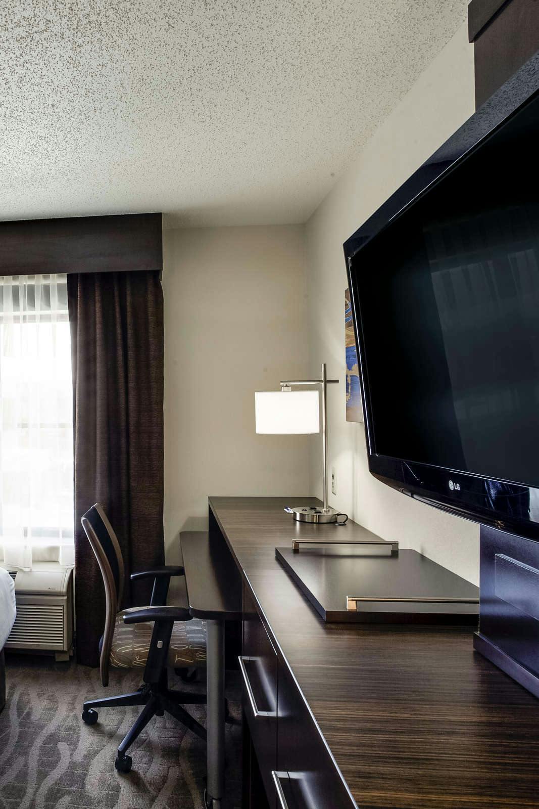 Hotel Holiday Inn Express Hotel & Suites Meadowlands photo 3