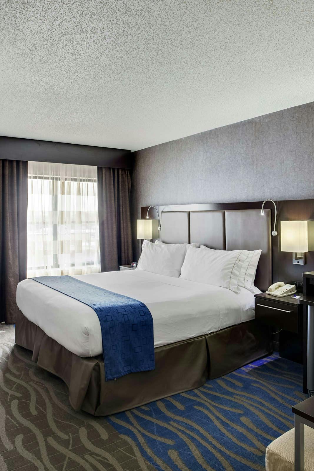 Hotel Holiday Inn Express Hotel & Suites Meadowlands photo 1