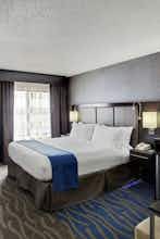 Hotel Holiday Inn Express Hotel & Suites Meadowlands photo 1