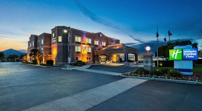 Holiday Inn Express Hotel & Suites Morgan Hill