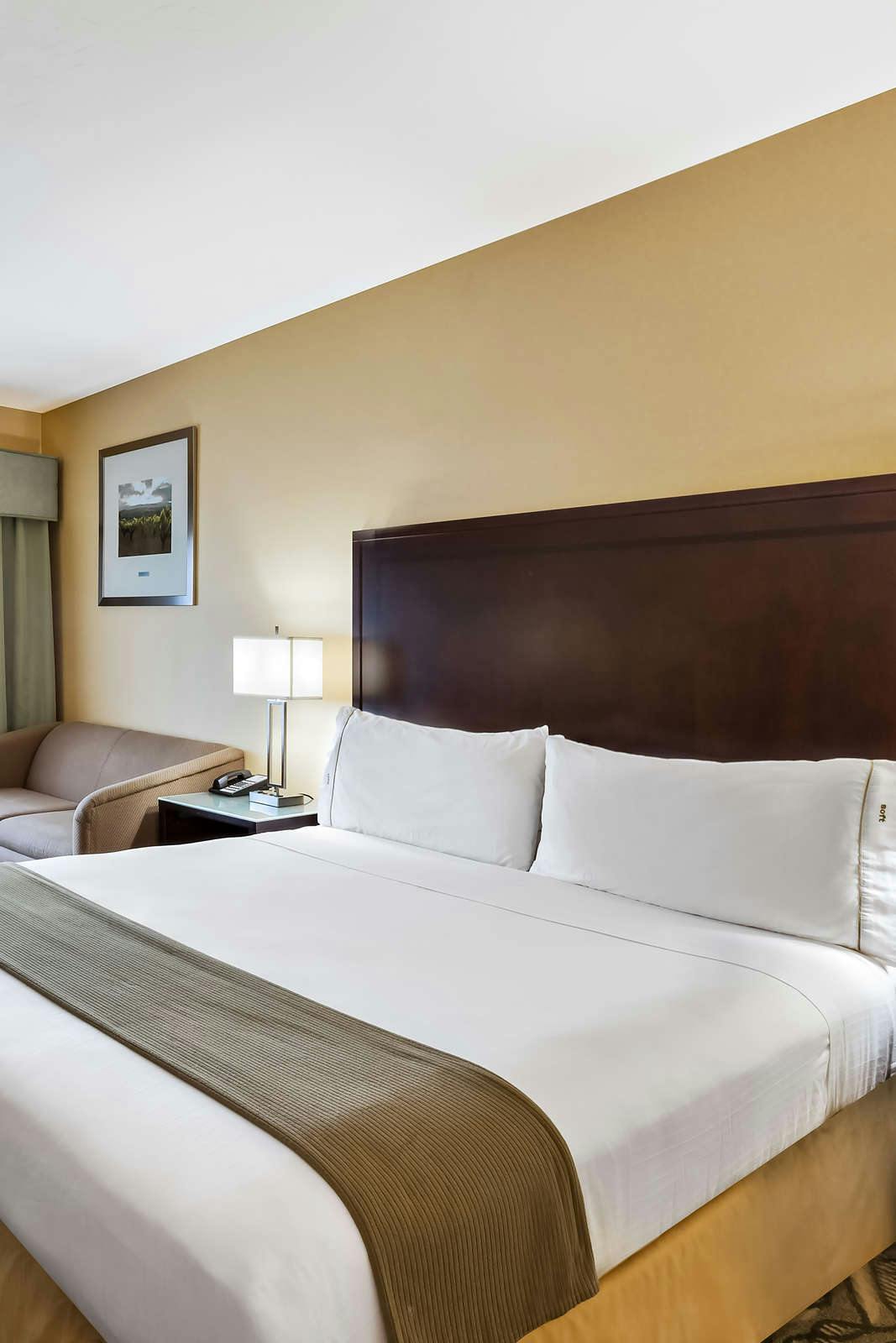 Hotel Holiday Inn Express Hotel & Suites Morgan Hill photo 3