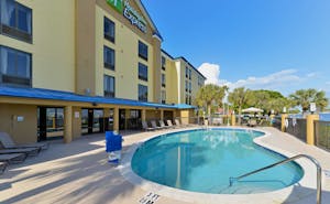 Holiday Inn Express Hotel & Suites Tampa / Rocky Point Island