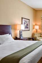 Hotel Holiday Inn Express Tampa USF photo 3