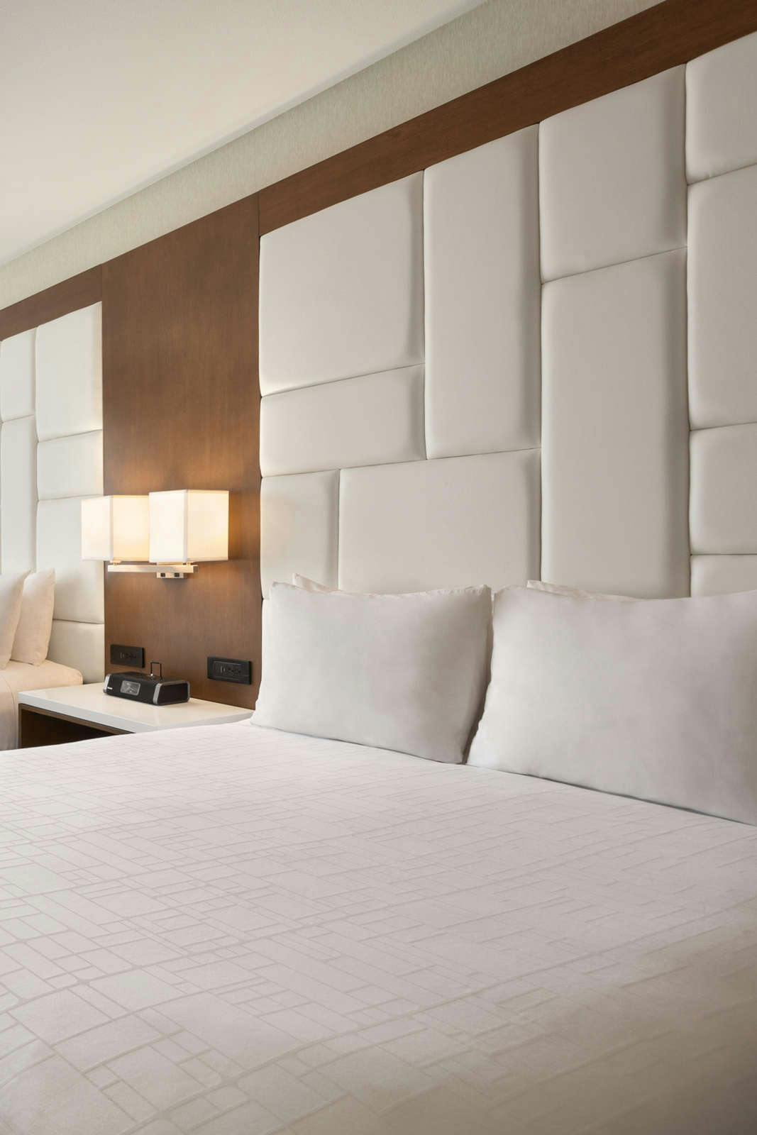 Hotel Wyndham Anaheim photo 2