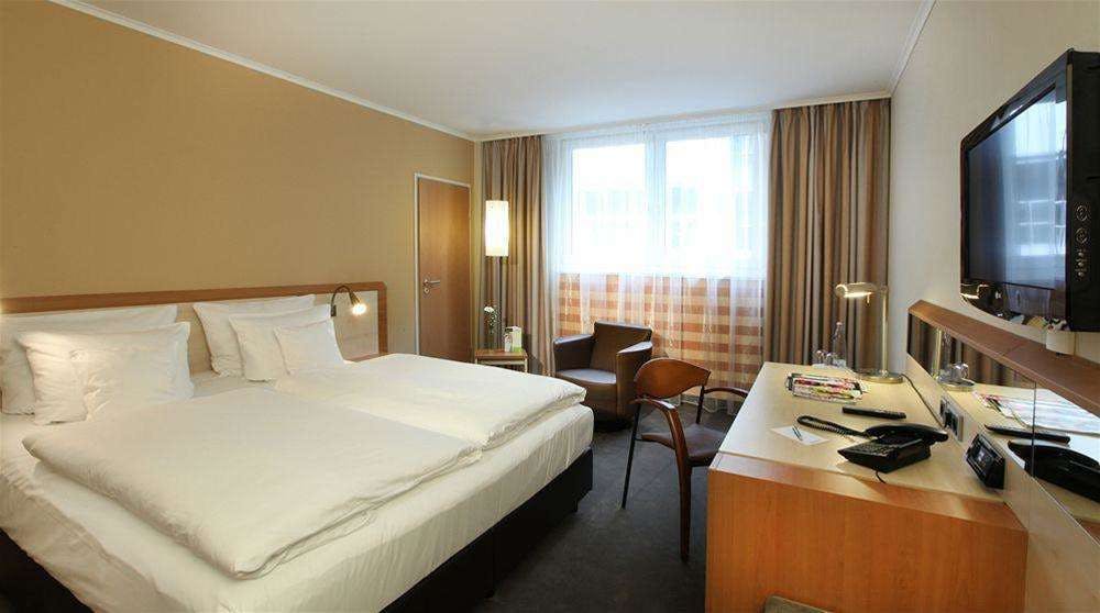 Hotel Lindner Hotel Cologne Am Dom, part of JdV by Hyatt photo 1