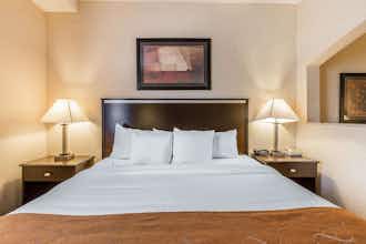 Hotel Comfort Suites Summit County Dillon, CO photo 2