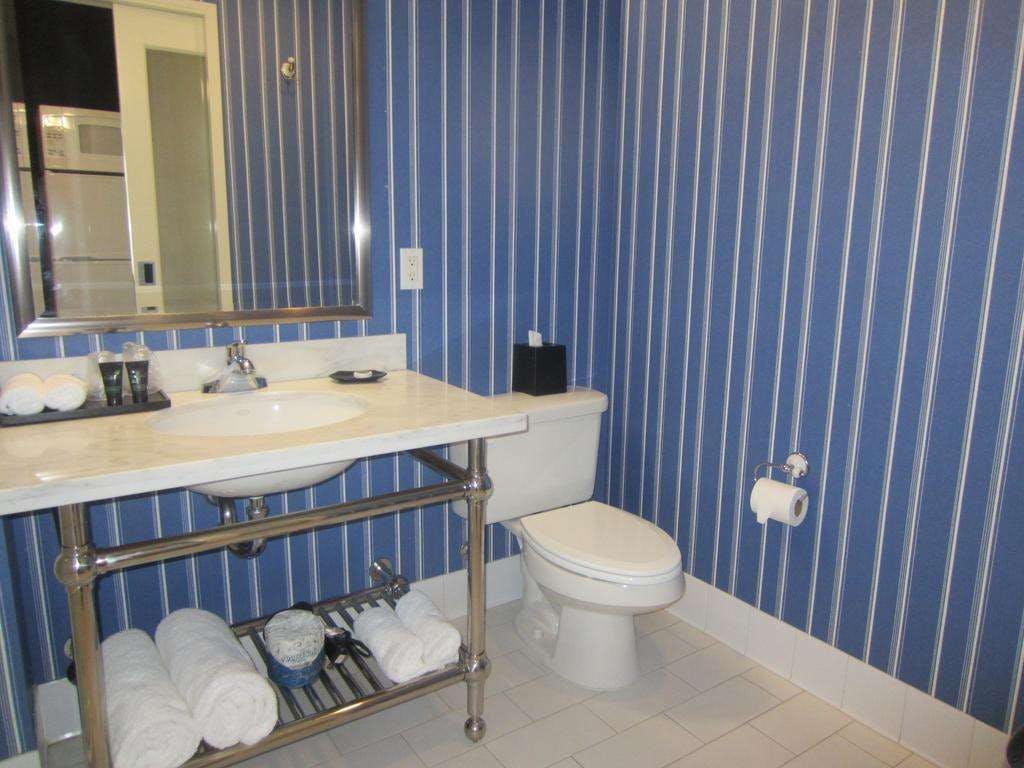 University Plaza Waterfront Hotel