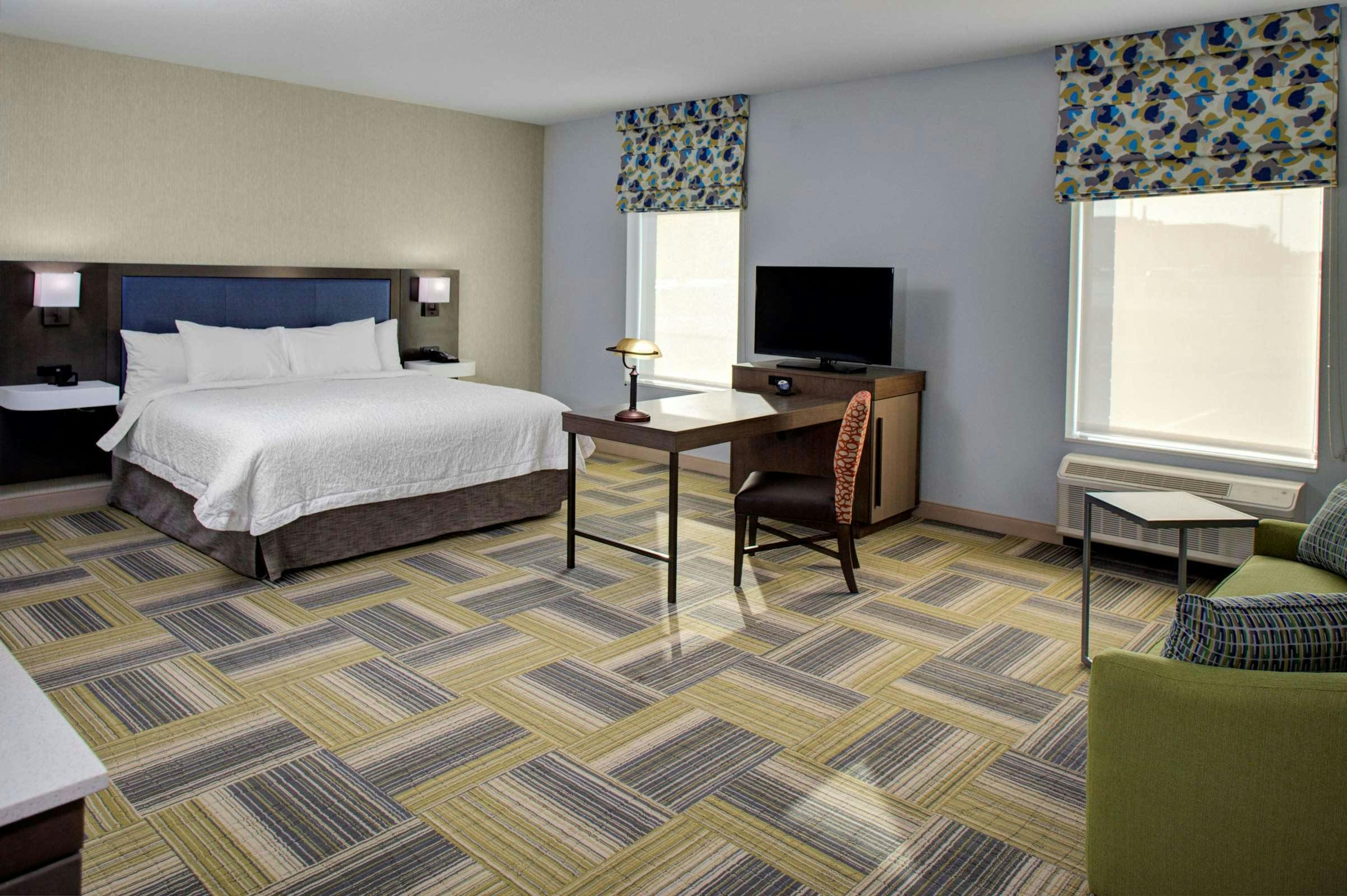 Hotel HAMPTON INN & SUITES SYRACUSE NORTH AIRPORT AREA photo 3