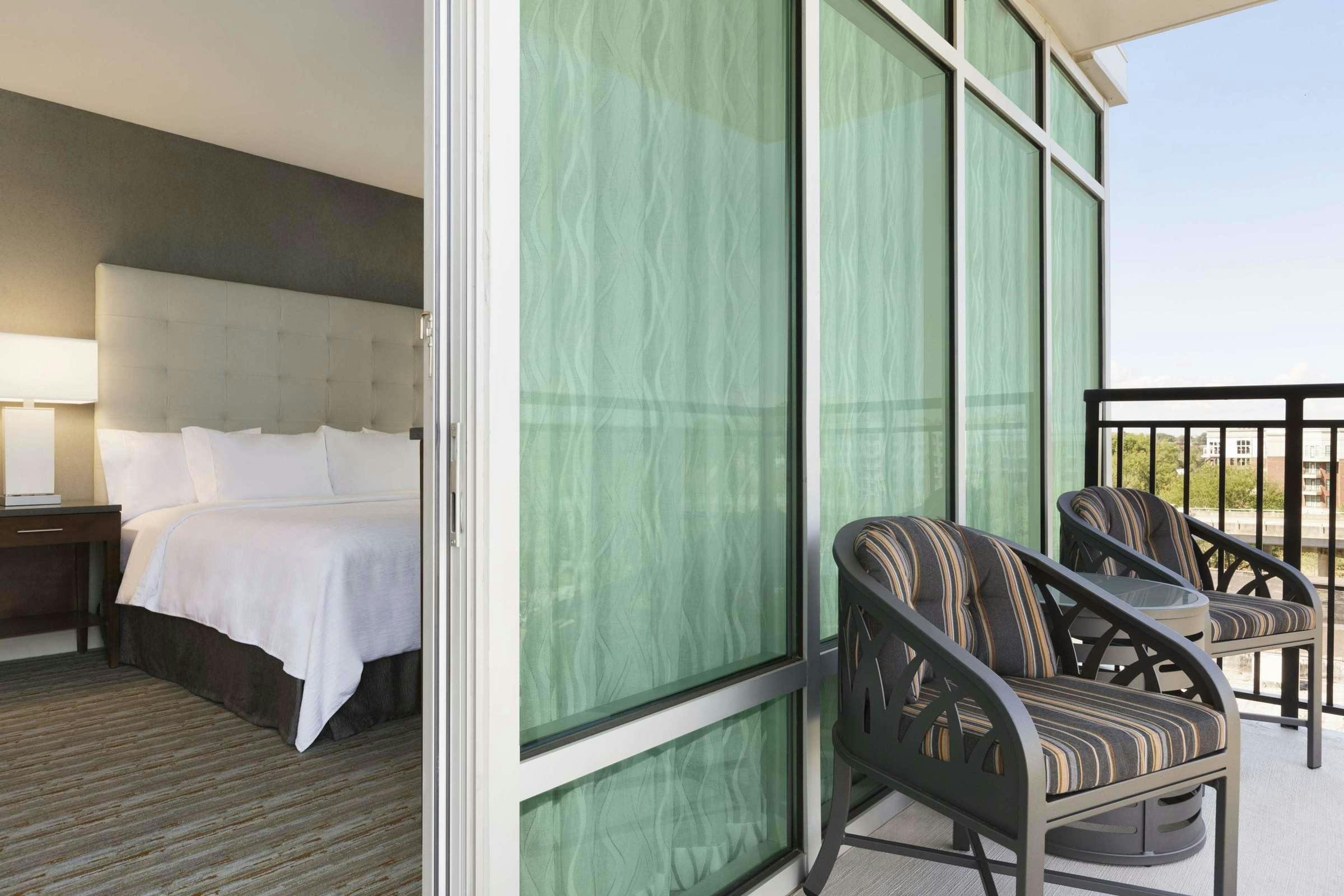 Hotel Embassy Suites by Hilton Greenville Downtown Riverplace photo 1