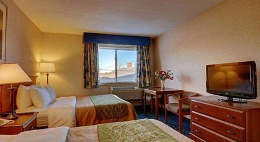 Hotel TownePlace Suites by Marriott Hadley Amherst photo 2