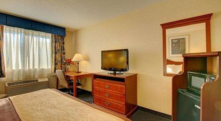 Hotel TownePlace Suites by Marriott Hadley Amherst photo 4