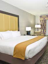 Hotel Holiday Inn Express Hotel & Suites Gonzales photo 3