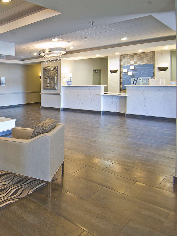 Hotel Holiday Inn Express Hotel & Suites Gonzales photo 5