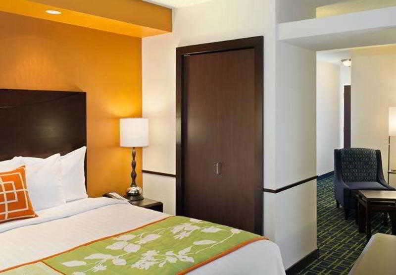 Hotel Fairfield by Marriott Inn & Suites Tacoma Puyallup photo 1