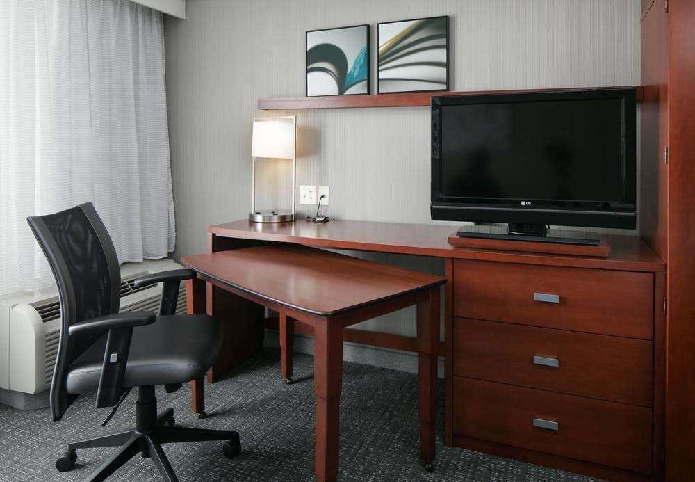 Hotel Courtyard Omaha Aksarben Village photo 1