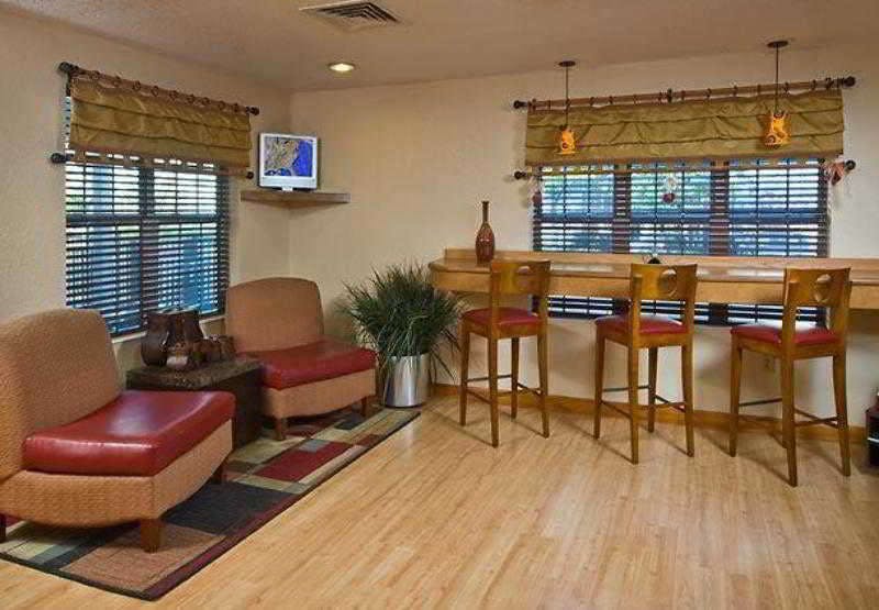 Hotel TownePlace Suites by Marriott Virginia Beach photo 3