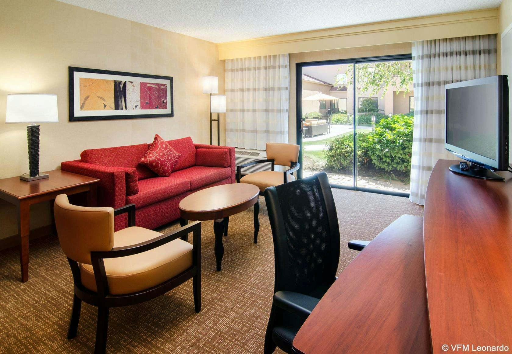 Hotel Courtyard by Marriott Bakersfield photo 1
