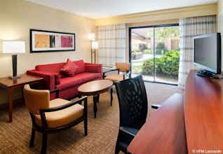 Hotel Courtyard by Marriott Bakersfield photo 1
