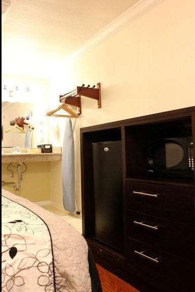 Hotel Lombard Plaza Motel photo 3