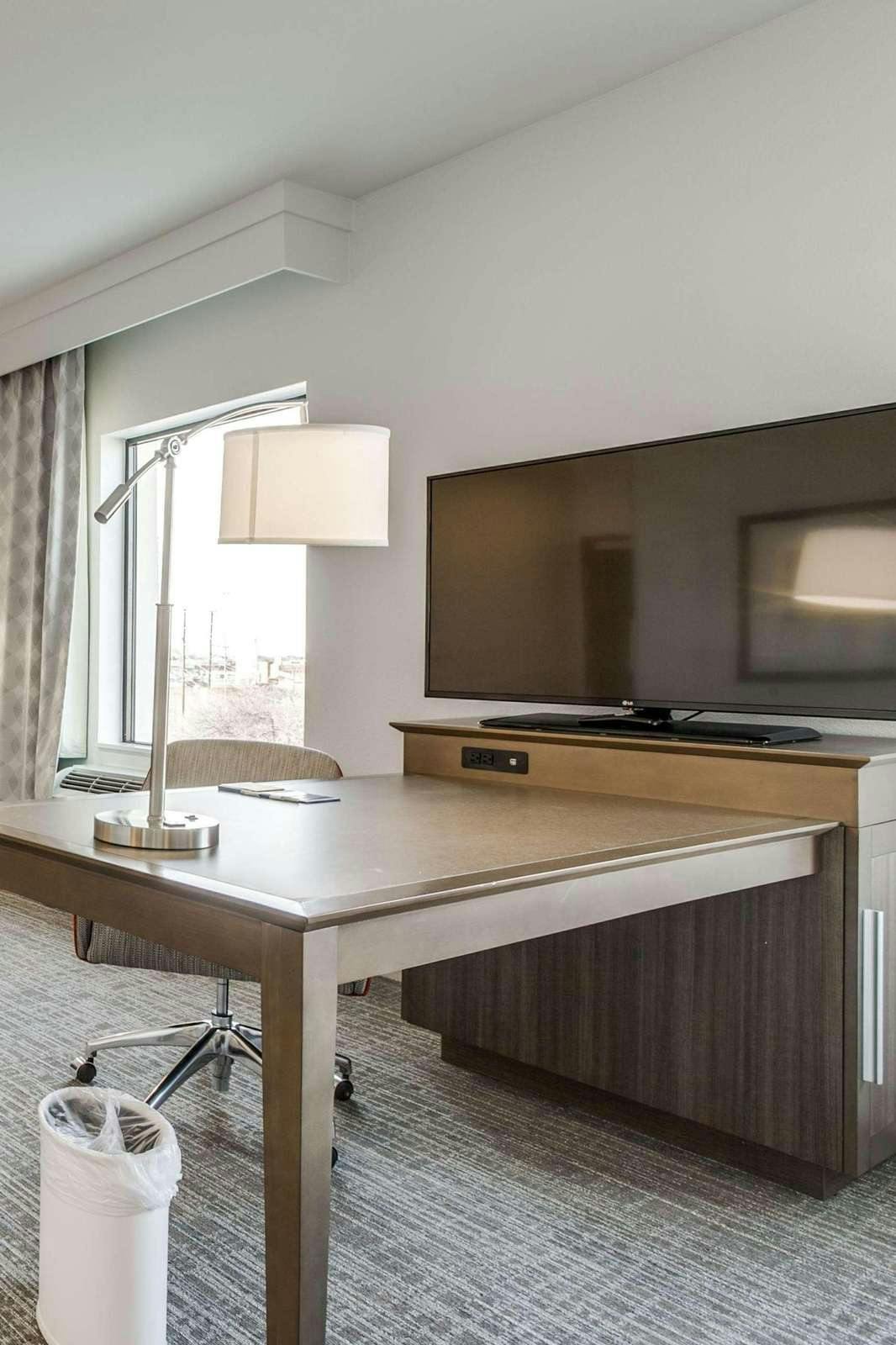 Hotel Hampton Inn & Suites North Dallas Central Expy photo 2