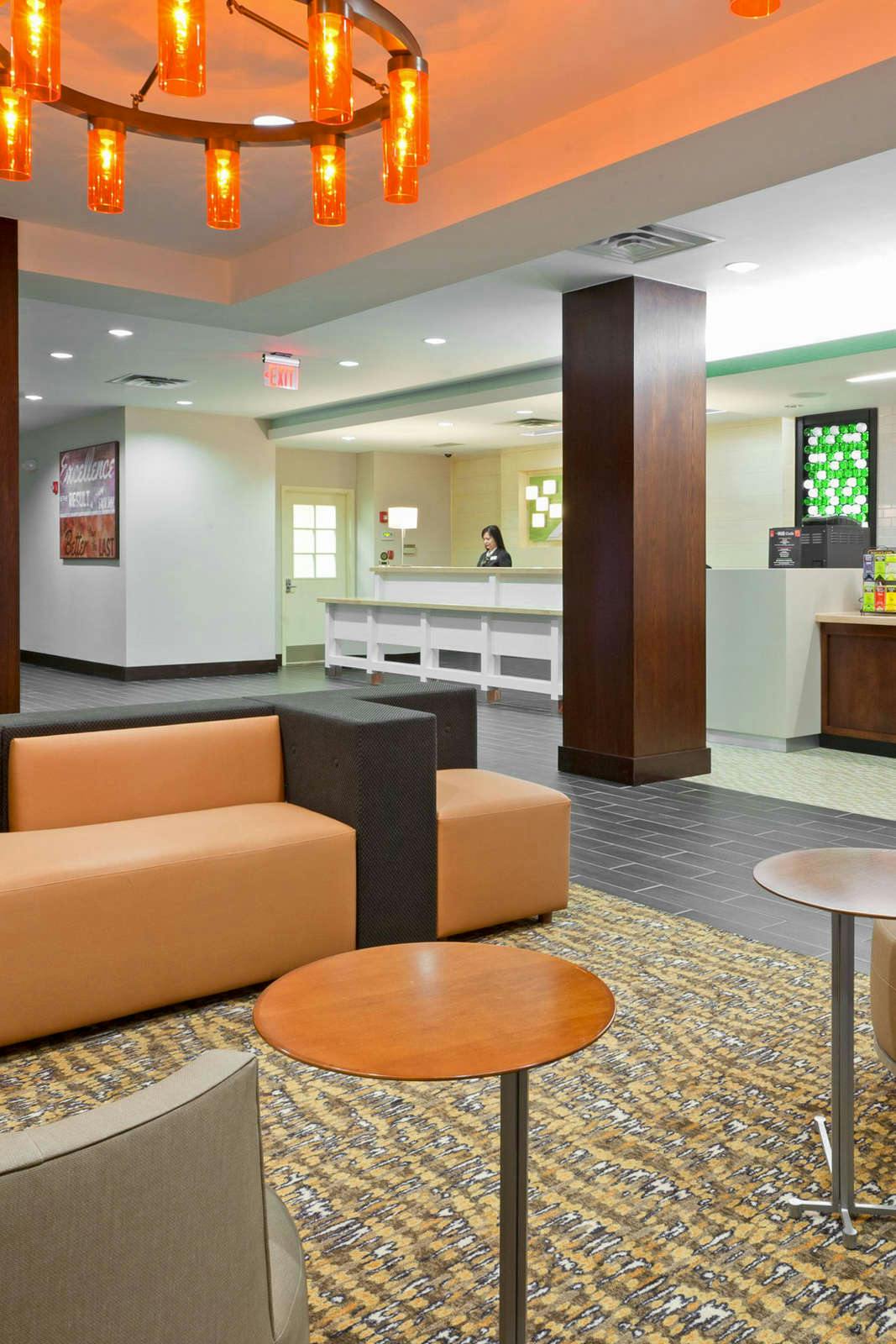 Hotel Holiday Inn Clark Newark Area photo 3