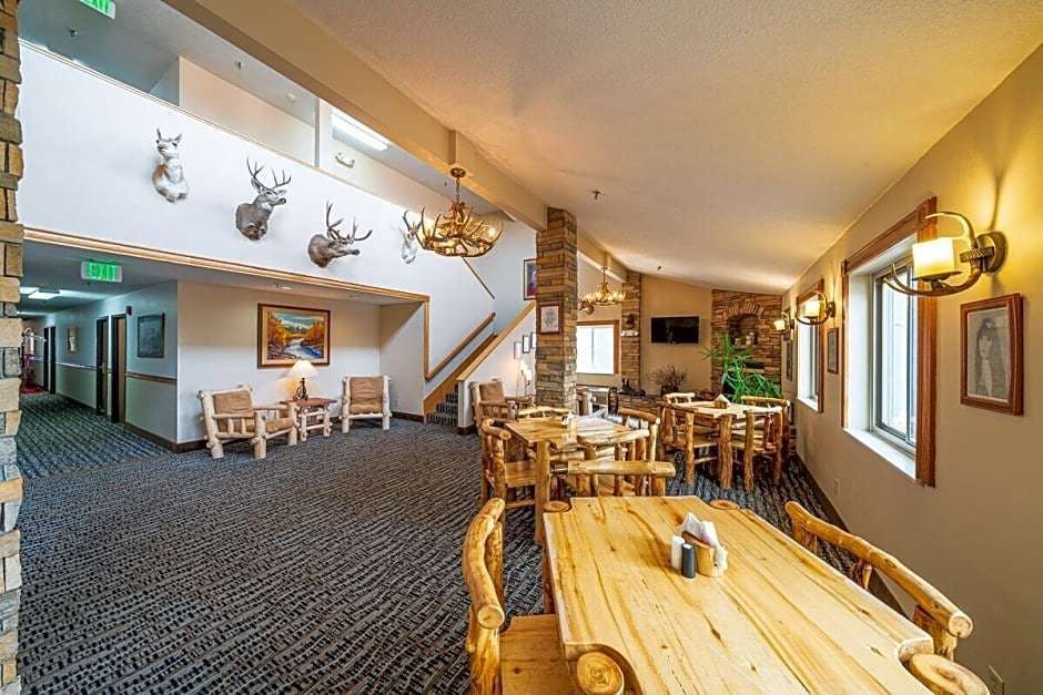 Hotel Alpine Inn & Suites photo 1