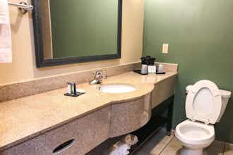 Hotel Spark by Hilton Shepherdsville Louisville South photo 2