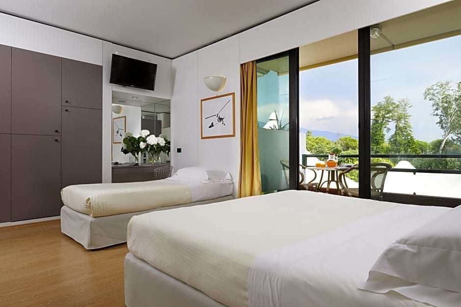 Hotel UNA Hotels Forte dei Marmi photo 5