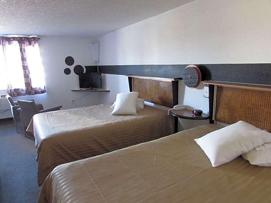 Kennewick Suites