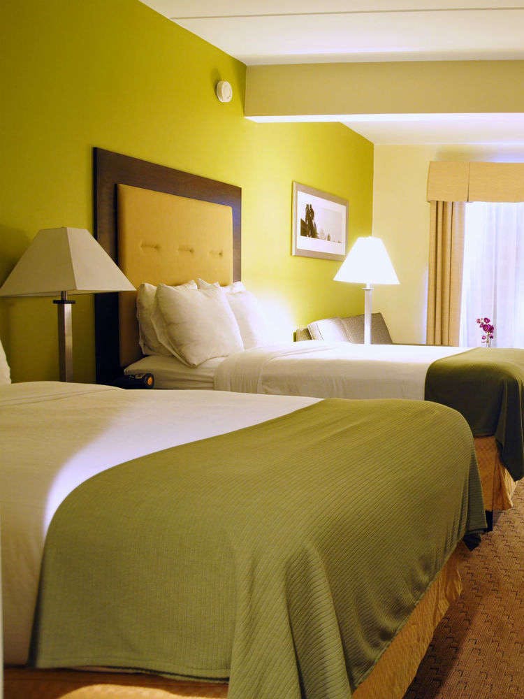 Hotel Holiday Inn Express & Suites Laurel photo 1