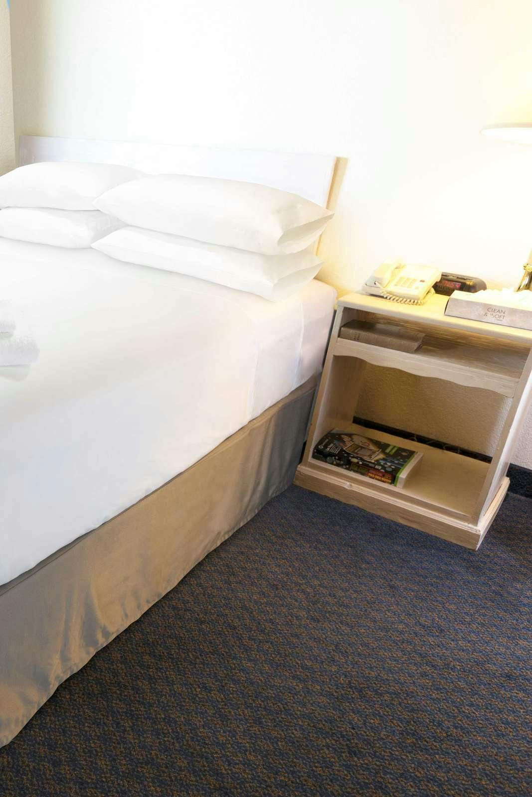 Hotel Americas Best Value Inn & Suites Brunswick photo 2