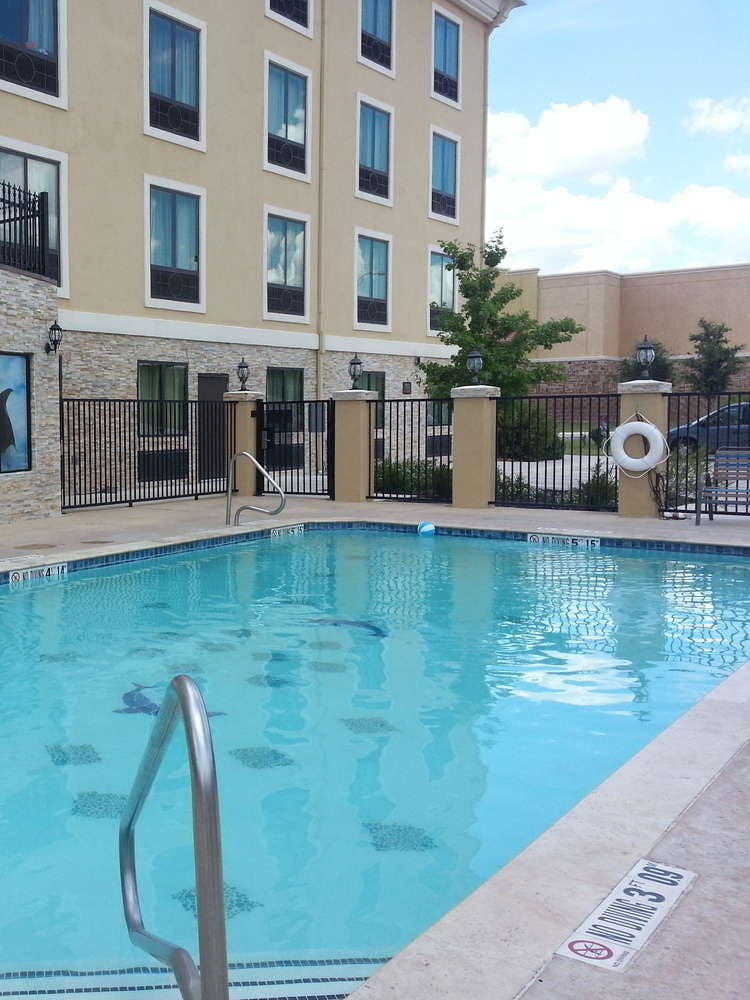 Holiday Inn Express Hotel & Suites San Antonio NW Seaworld