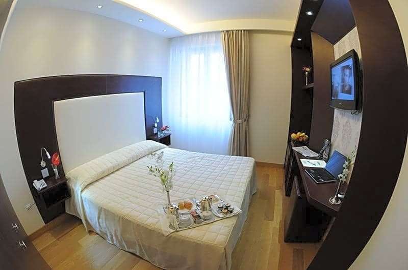 Hotel Hotel Royal Caserta photo 2