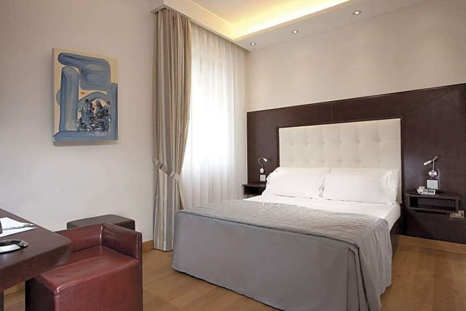 Hotel Hotel Royal Caserta photo 3