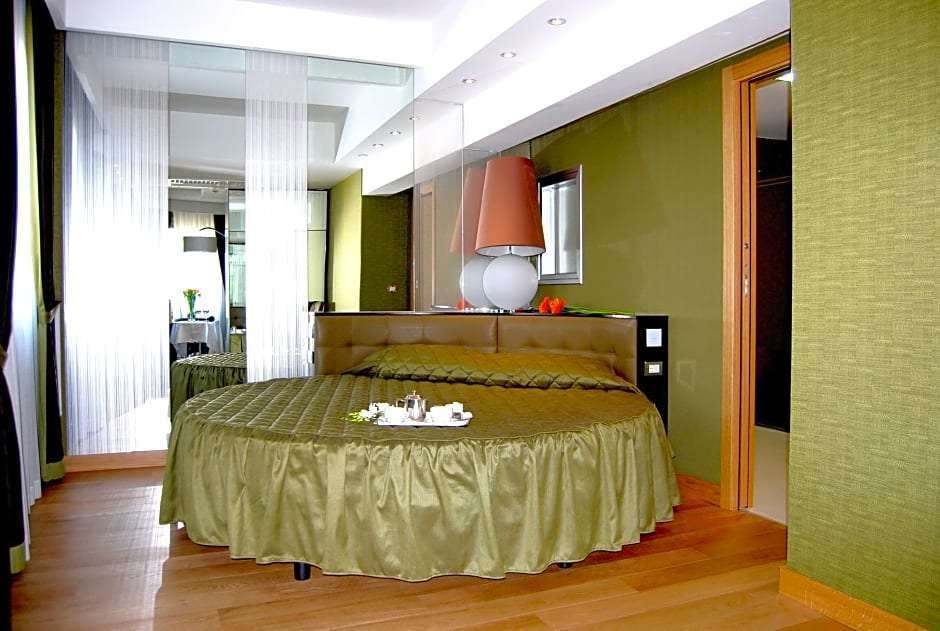 Hotel Hotel Royal Caserta photo 4