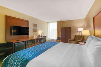 Hotel Comfort Inn and Suites Durham Near Duke University photo 4