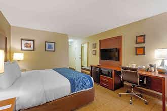 Hotel Comfort Inn and Suites Durham Near Duke University photo 5