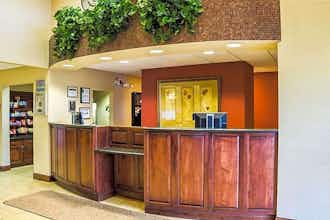 Hotel Clarion Pointe Sioux Falls Airport photo 1