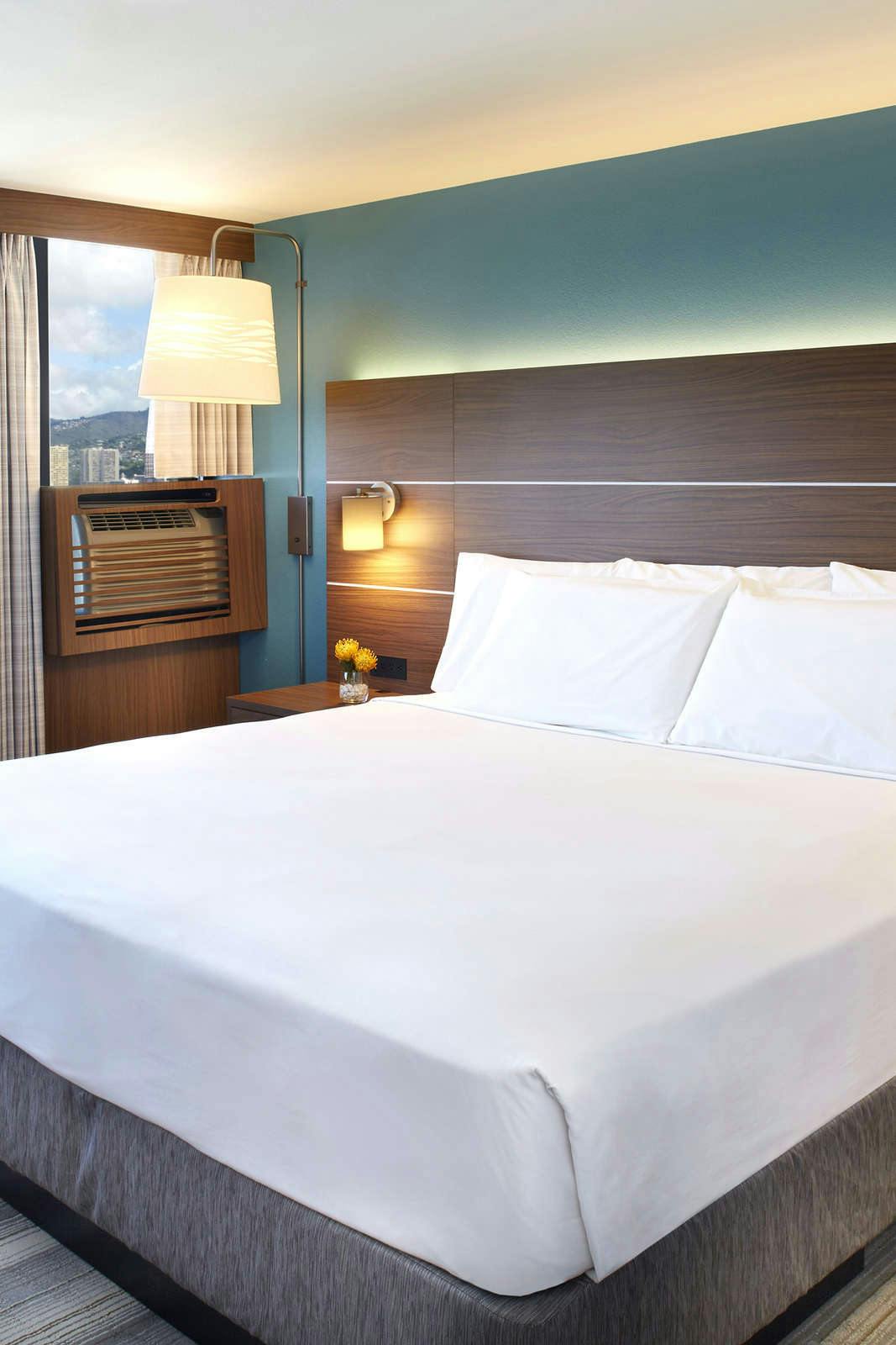 Hotel Holiday Inn Express Waikiki photo 1