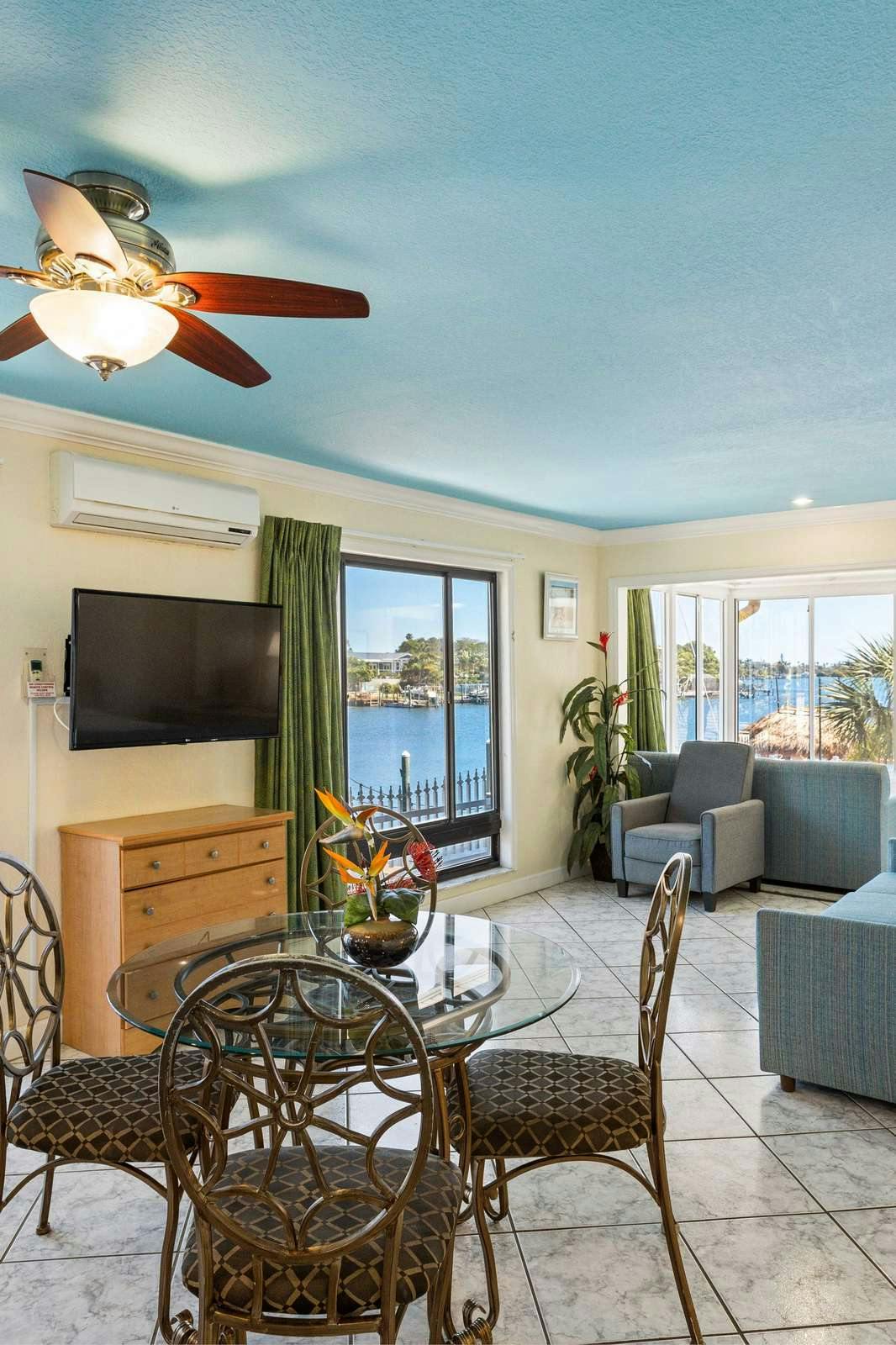 Hotel Bayview Plaza Waterfront Resort - Boutique Hotel photo 1