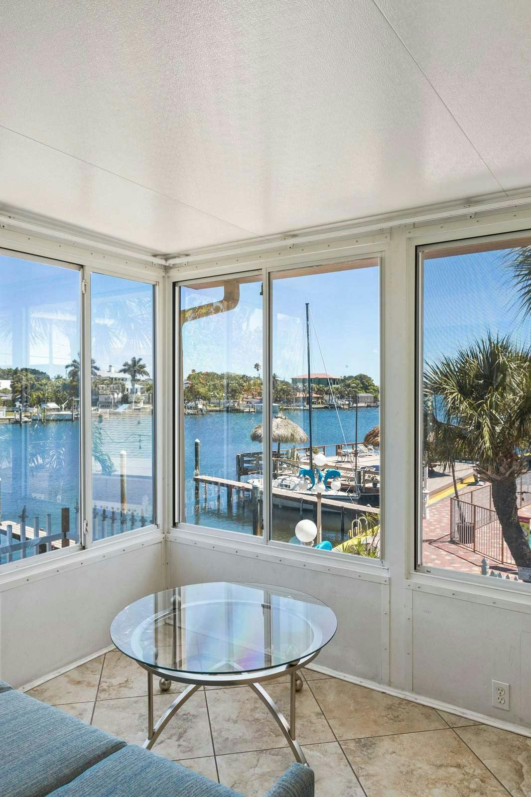 Hotel Bayview Plaza Waterfront Resort - Boutique Hotel photo 3