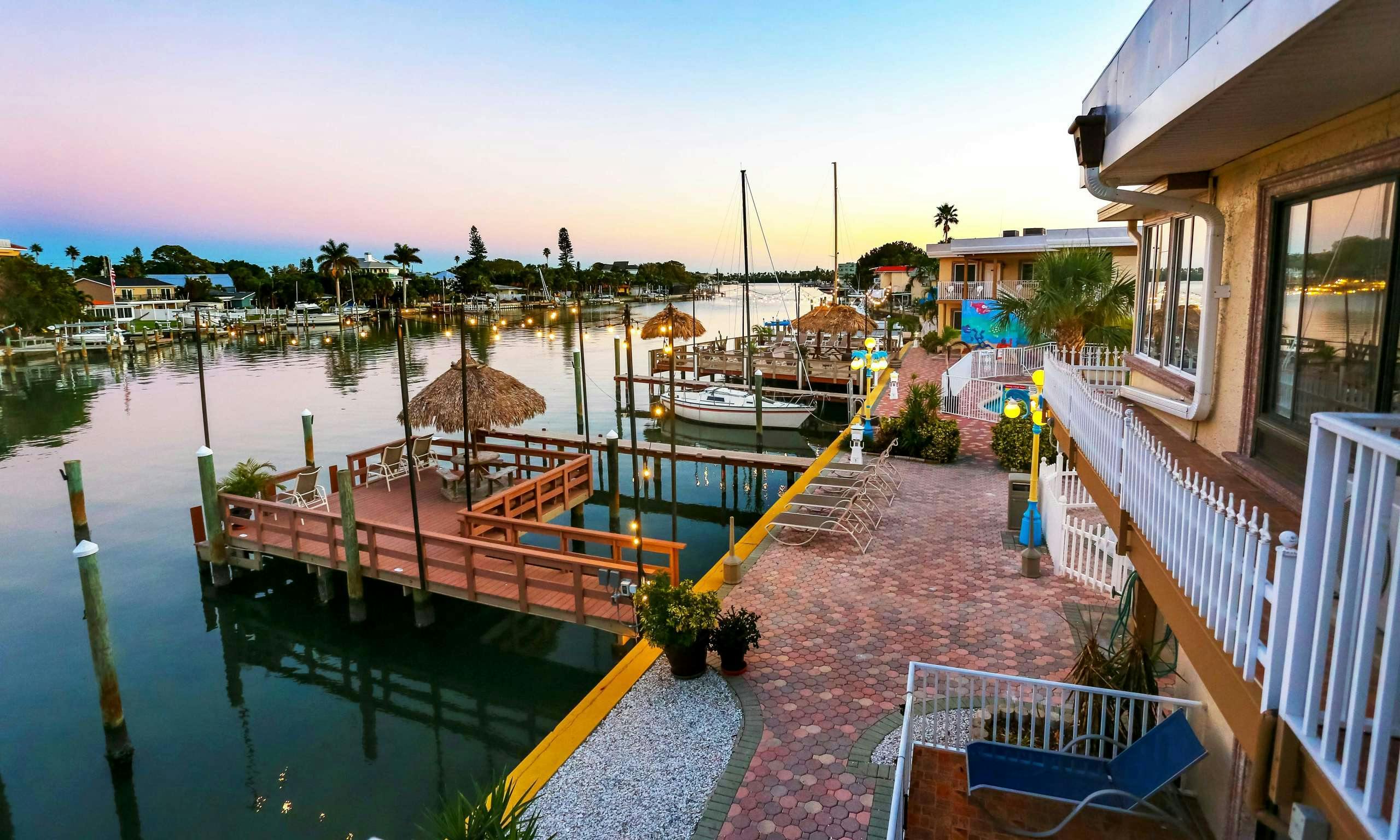 Bayview Plaza Waterfront Resort - Boutique Hotel