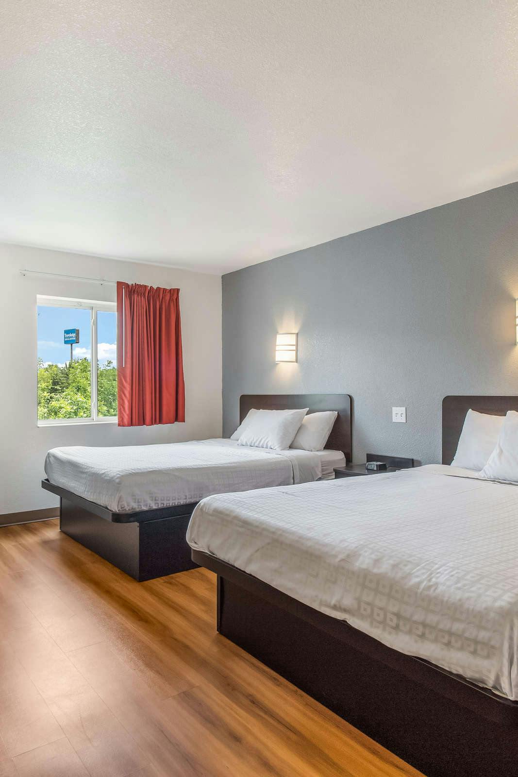 Hotel Americas Best Value Inn Knoxville East photo 3