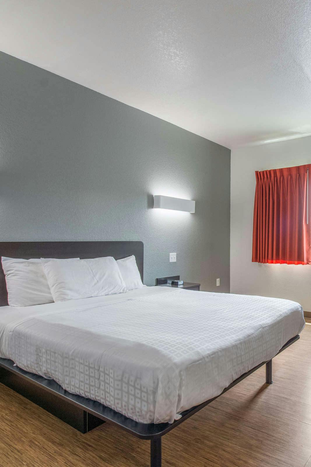 Hotel Americas Best Value Inn Knoxville East photo 2