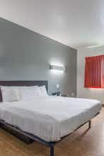 Hotel Americas Best Value Inn Knoxville East photo 2